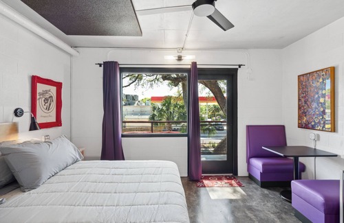Folly Beach Hotel | Boutique Vera Hotel Room 202: King Room in the Heart of Folly Beach