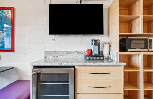 Folly Beach Hotel | Boutique Vera Hotel Room 303: King Room in the Heart of Folly Beach