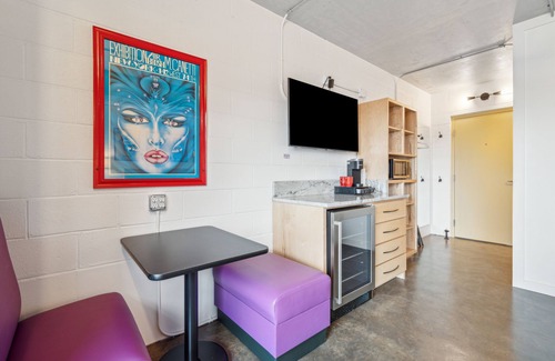 Folly Beach Hotel | Boutique Vera Hotel Room 303: King Room in the Heart of Folly Beach