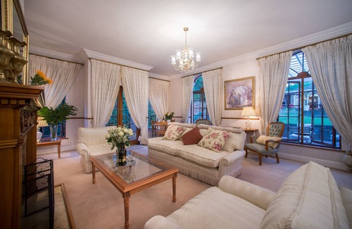 Somerset West House | Boutique Villa Guesthouse