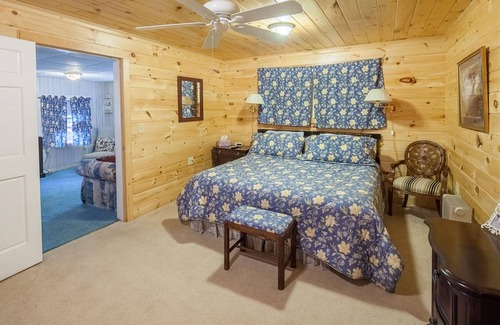 Naples Cottage | Bove Cottage 1 -limit 3 1 Bedroom Cottage by RedAwning