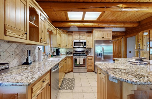 Upper Moonridge Cabin | Bow Canyon Oasis ~ Luxury Moonridge Log Home | Game Room & Loft