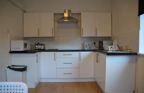 Reading House | Bow Guest House
