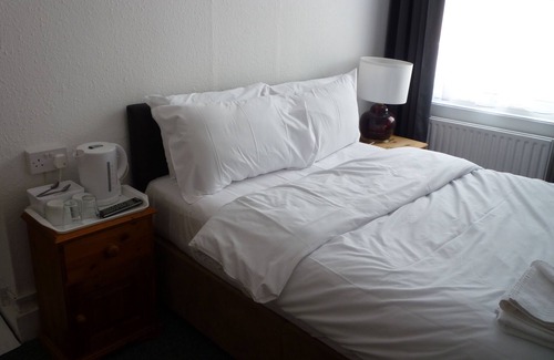 Reading House | Bow Guest House