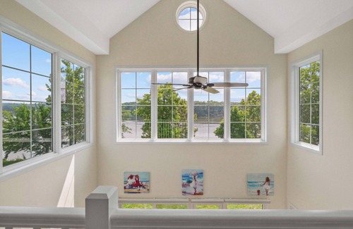 Ottawa House | Bow Wow on the River | 1 Bed, 1.5 Bath