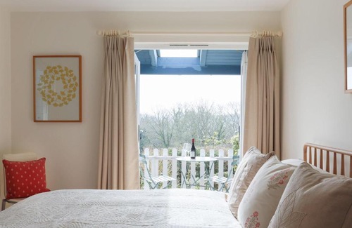 Dartmouth House | Bowden Retreats