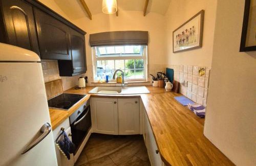Clitheroe House | Bowland Breaks - Cobble View Cottage with Private Parking Near all the local Wedding Venues