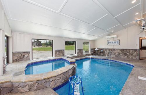 Wears Valley House | Bowling Waterfront Luxury MtnViews Pool Sleeps12