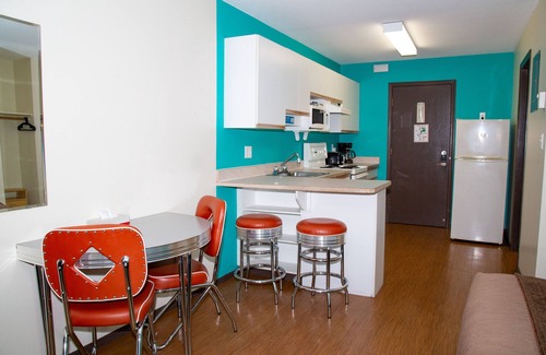 Okanagan-Similkameen Hotel | Bowmont Motel