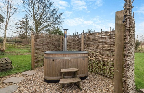 Wigton House | Bowness Escape - One Bedroom House, Sleeps 2