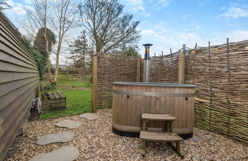 Wigton House | Bowness Hideaway - One Bedroom House, Sleeps 2