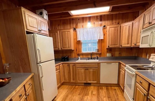 Vanderbilt House | Bows Lake House · Boyne City Vanderbilt Lake Front home 3-King beds