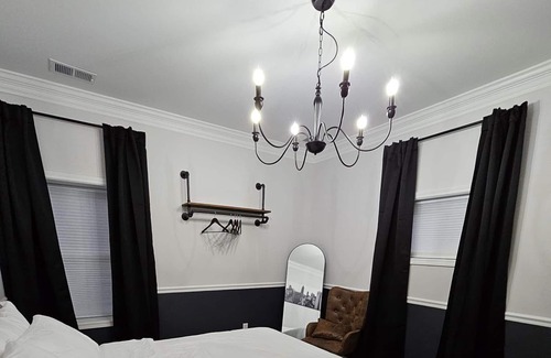 Holly Apartment | Boxcar Bunker 2 - Downtown living at its finest