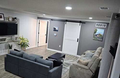 Holly Apartment | Boxcar Bunker 2 - Downtown living at its finest