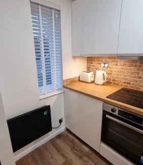 Bracknell Apartment | Boxford Lodge - Serviced Apartment in Bracknell, near Ascot & Windsor, Free Parking