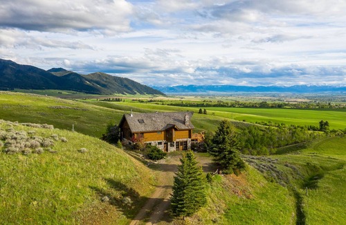 Belgrade House | Bozeman Overlook- Unparalleled Mountain Views!