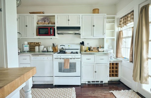 Sheridan House | Bozeman Trail Cabin in Bighorn, WY