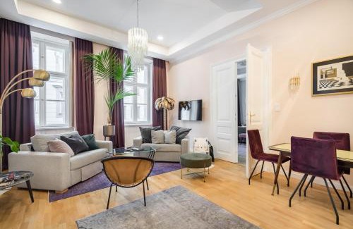 Vizivaros Apartment | BpR Adagio Design Home with A/C