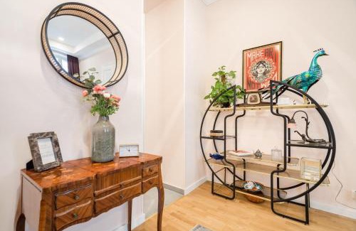 Vizivaros Apartment | BpR Adagio Design Home with A/C