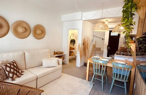 Armacao Apartment | Sea view apartment with private access to the beach.