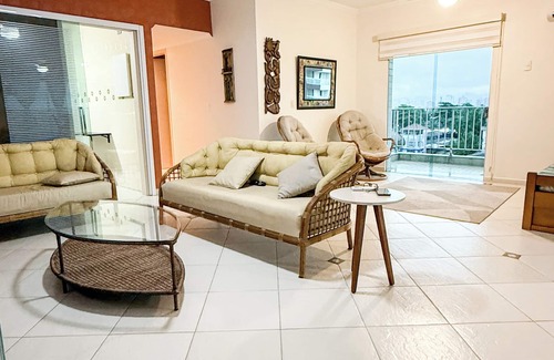 Parque Enseada Apartment | PENTHOUSE - 150 METERS FROM THE BEACH. Street with shops, restaurants, sea view.