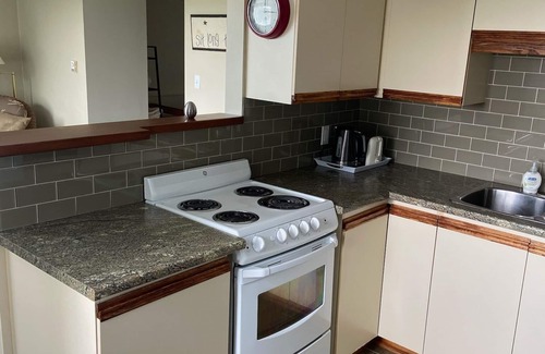 Bracebridge House | Bracebridge Falls House - with spectacular views and close to downtown