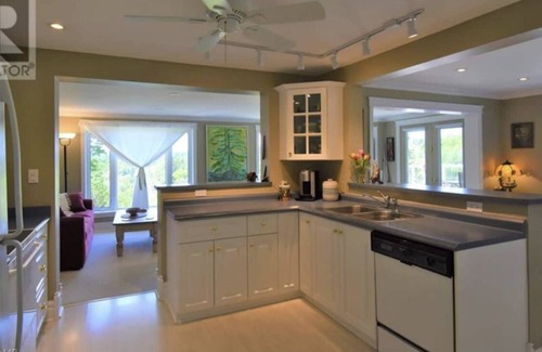 Bracebridge Cottage | Bracebridge Falls House with 2 Units