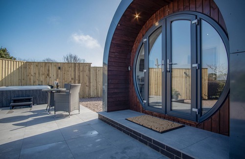 Tenby Cabin | Bracken Burrows - 1 Bed Pod - New Hedges