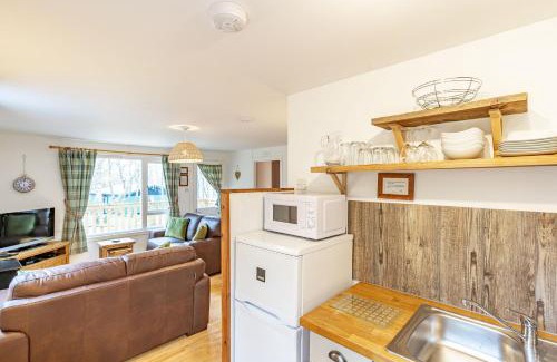 East Lewiston House | Bracken Lodge 6 with Hot Tub