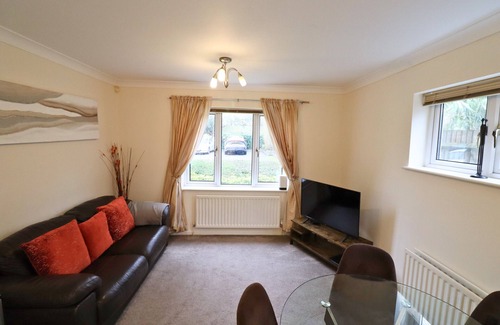 Bracknell Apartment | Bracknell Spacious Two Bedroom Apartment