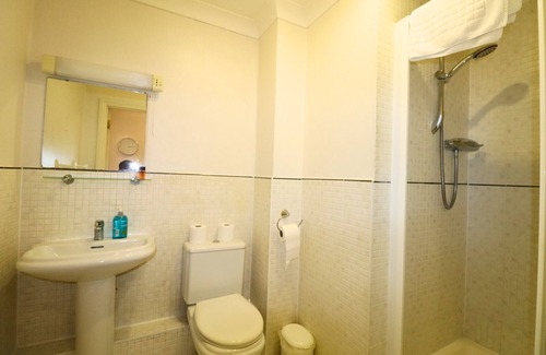 Bracknell Apartment | Bracknell Spacious Two Bedroom Apartment