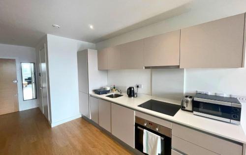 Bracknell Apartment | Bracknell Stylish Two Bedroom Apartment