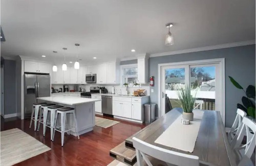 Neptune City House | Bradley Beach 5-BR Pool/Jacuzzi 1mile from Beach