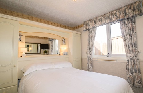 Tain House | BRAEMAR COTTAGE, pet friendly, country holiday cottage in Tain