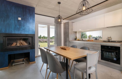 Jursici House | Brajdine Lounge overlooking an enchanting lavender field