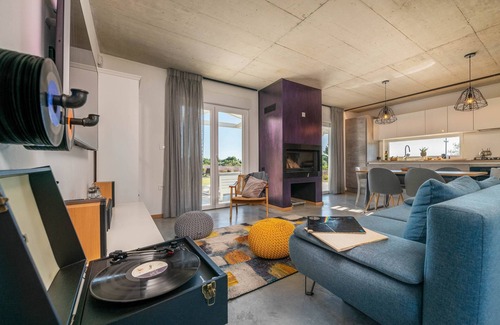 Jursici House | Brajdine Lounge overlooking an enchanting lavender field