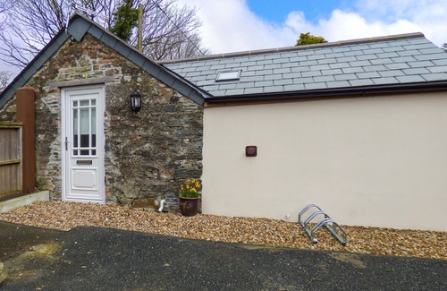 St Wenn Cottage | BRAMBLE BARN, pet friendly, country holiday cottage in Lanivet