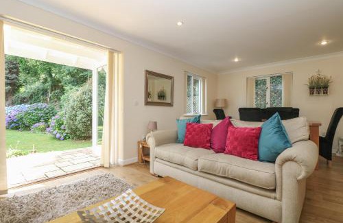Falmouth House | Bramble Cottage