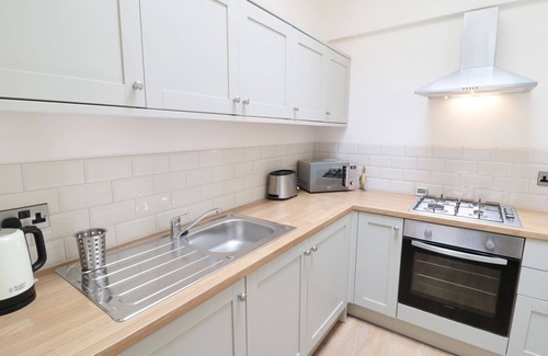 Hepworth Cottage | BRAMBLE COTTAGE, pet friendly in Holmfirth