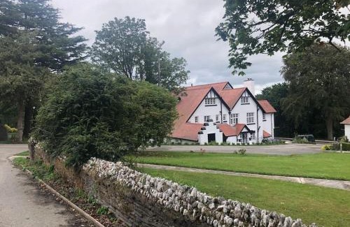 Aberporth House | Bramble Cottage - Sleeps 5