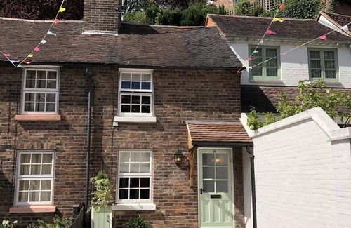 Bridgnorth Cottage | Bramble Cottage With Free Parking