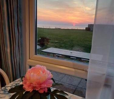 Freshwater Apartment | Brambles Chine 209 Self Catering Holiday Home Colwell Bay Isle of Wight - Ferry Offers - September October Availability