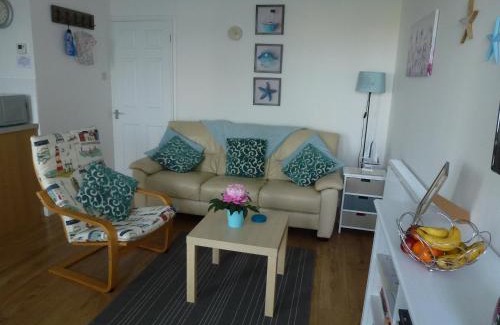 Freshwater Apartment | Brambles Chine 209 Self Catering Holiday Home Colwell Bay Isle of Wight - Ferry Offers - September October Availability