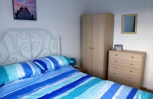 Freshwater Apartment | Brambles Chine 209 Self Catering Holiday Home Colwell Bay Isle of Wight - Ferry Offers - September October Availability