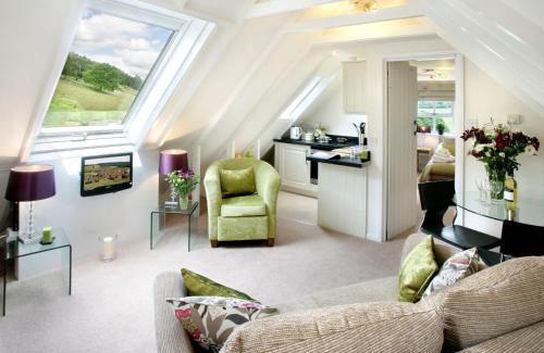 Cinderford House | Brambles