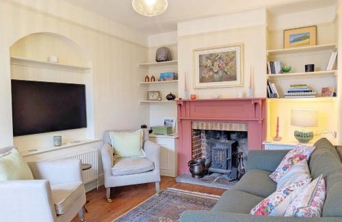 Westbourne House | Brambletye Cottage - Westbourne
