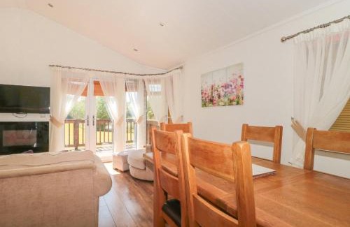 Puxton House | Bramley Lodge