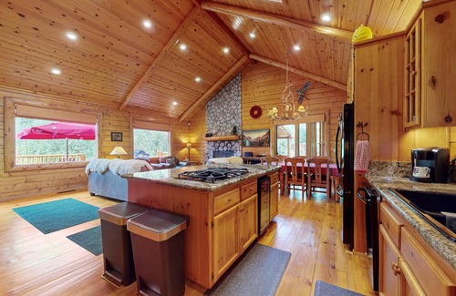 Upper Moonridge Ski Chalet | Branchwater Lodge #569