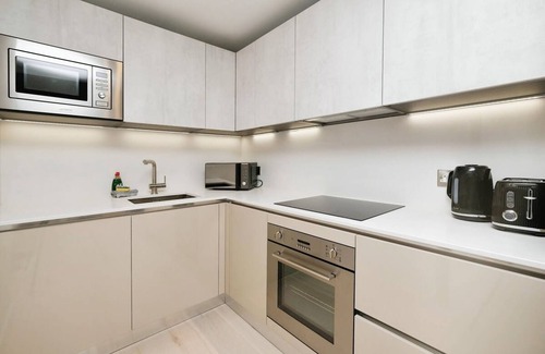 Bracknell Apartment | Brand New 1 Bed Apt - Seven Stays Bracknell