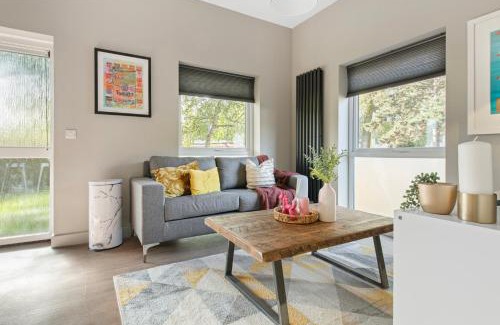 Clifton House | Brand New 1-Bed Flat With Free Parking